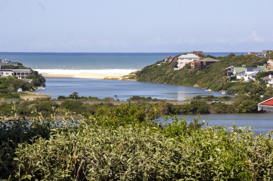 5 Bedroom Property for Sale in Kleinemonde Eastern Cape